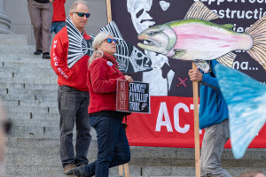 Claudia Riedener & John Carlton call on Jay Inslee to stop Tacoma LNG