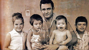 Rosanne, Cindy, Johnny, Tara & Kathy Cash