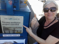 Claudia Riedener with happy headlines Claudia Riedener with happy headlines